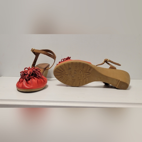 Bueno Genuine Leather Wedges, Very Comfortable and Cute, Size 37 - Picture 6 of 7